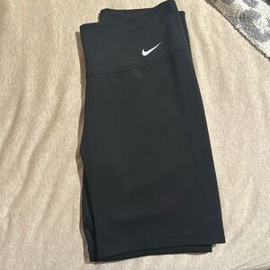 Nike biker shorts size medium